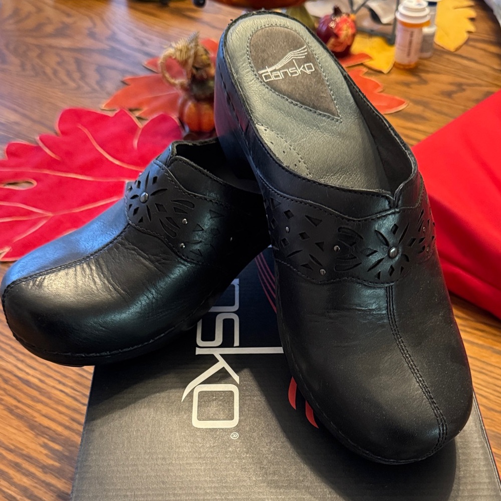 Dansko Shyanne Black Leather Floral Mule Clogs